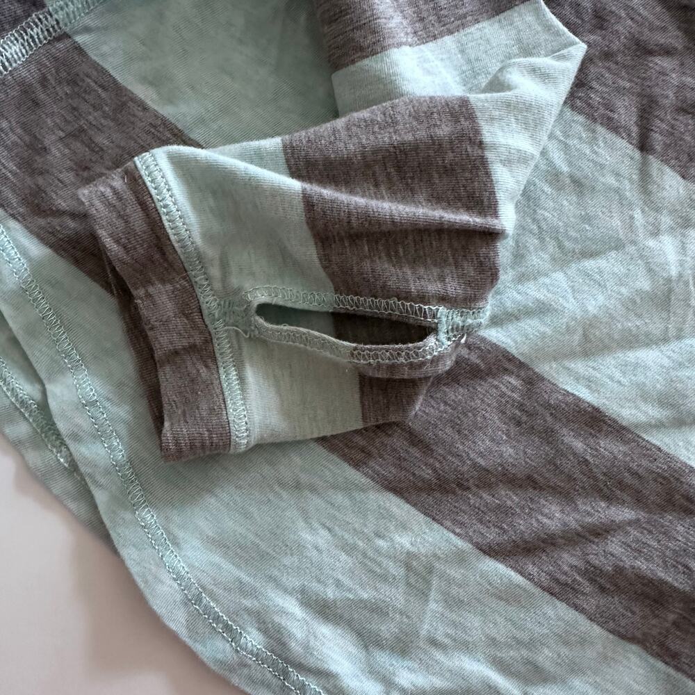 Lululemon Ivivva Girls Top Size 8 Blue Grey Stripe - Picture 3 of 5